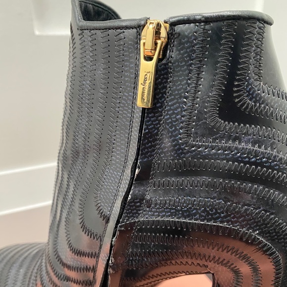 Ferragamo Feeling Topstitched Leather Bootie - Picture 6 of 9